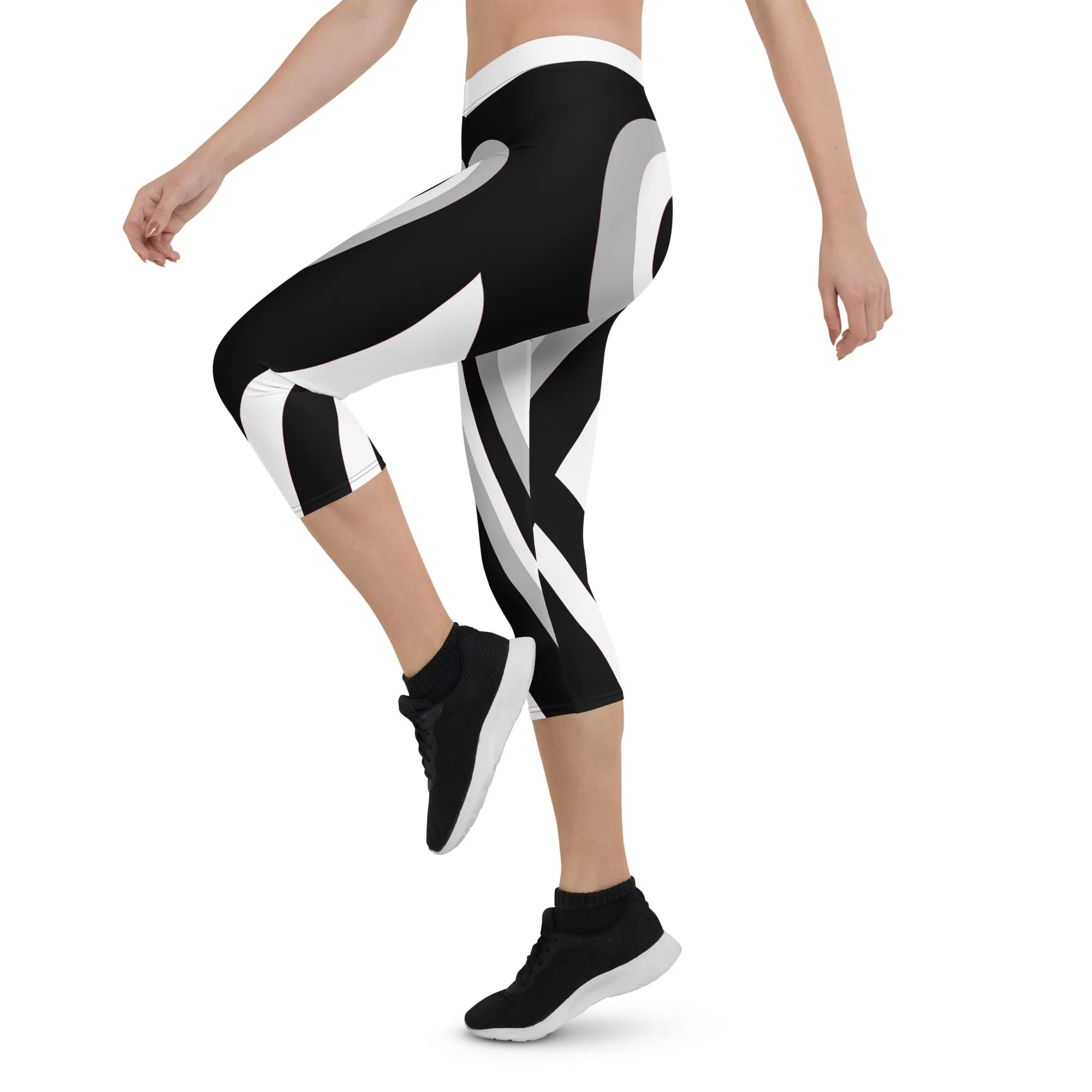 Black & White Heart Shaped Tunnel Capris