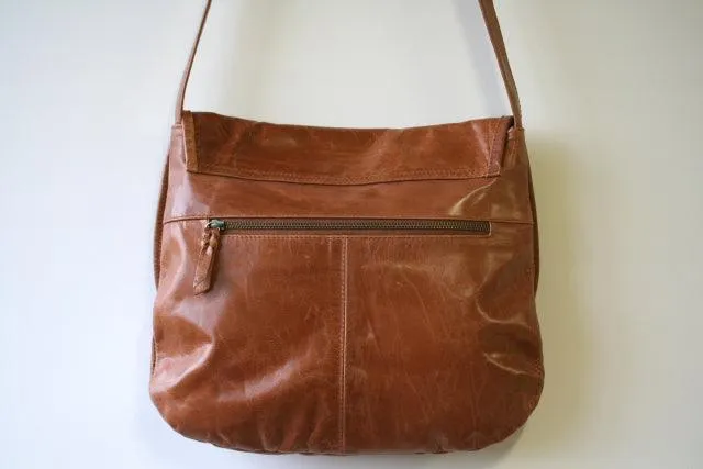 curved messenger bag - antique tan