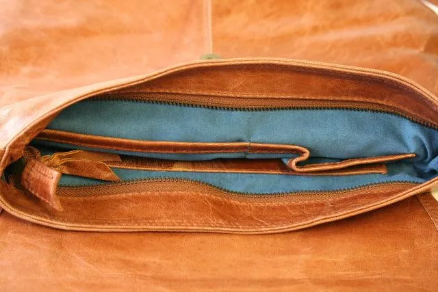 curved messenger bag - antique tan