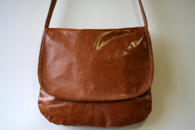 curved messenger bag - antique tan