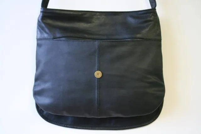 curved messenger bag - black