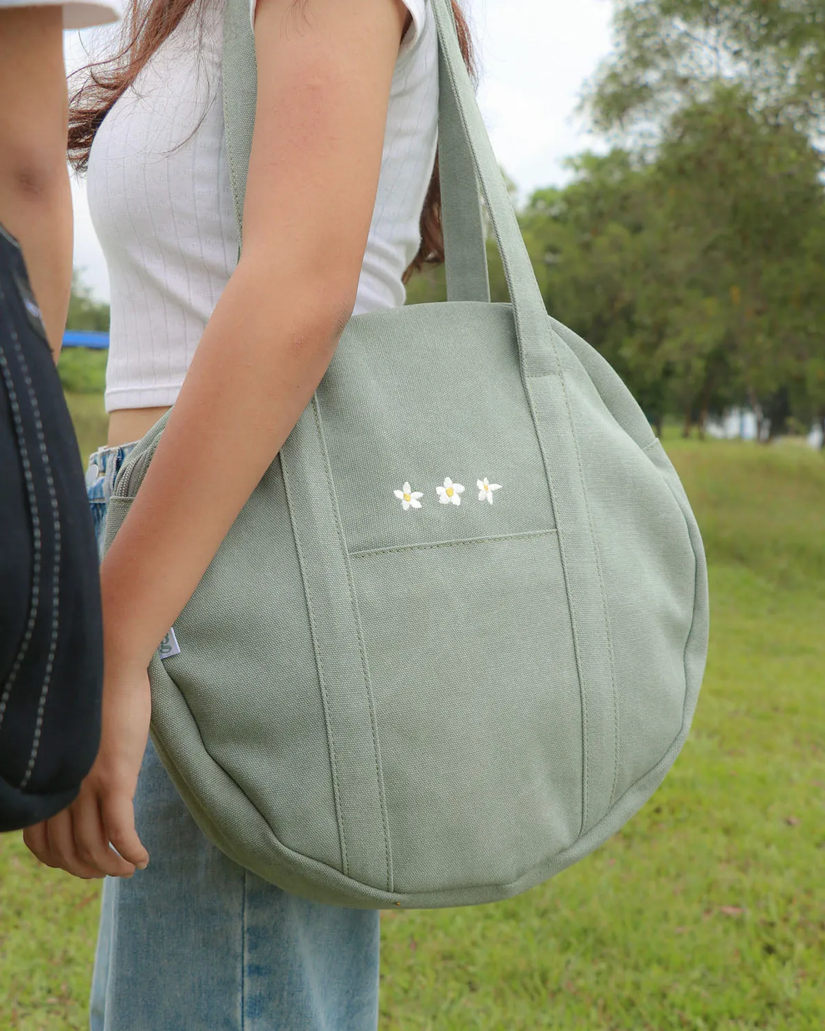 Good Times Circle Tote (Sea Sage)