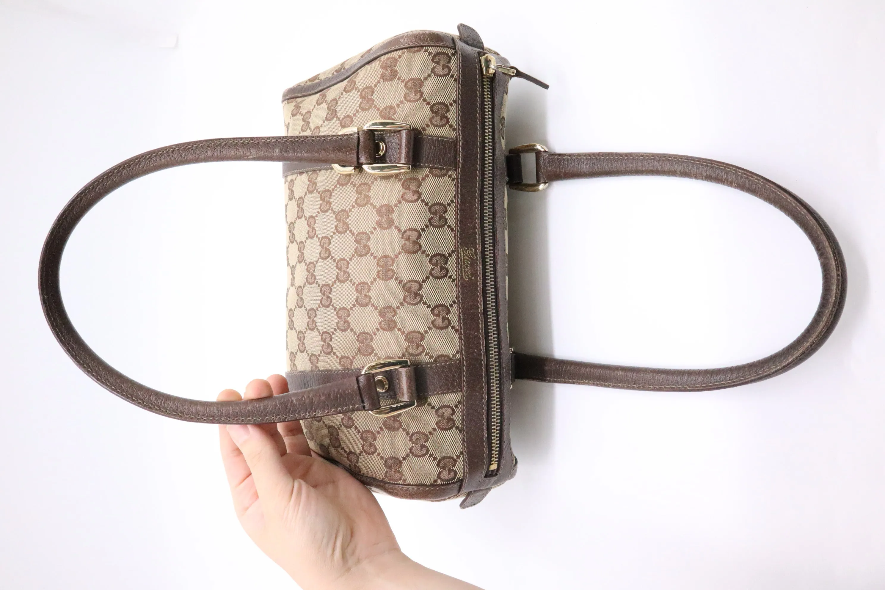 Gucci Shoulder Bag in GG Canvas