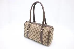 Gucci Shoulder Bag in GG Canvas