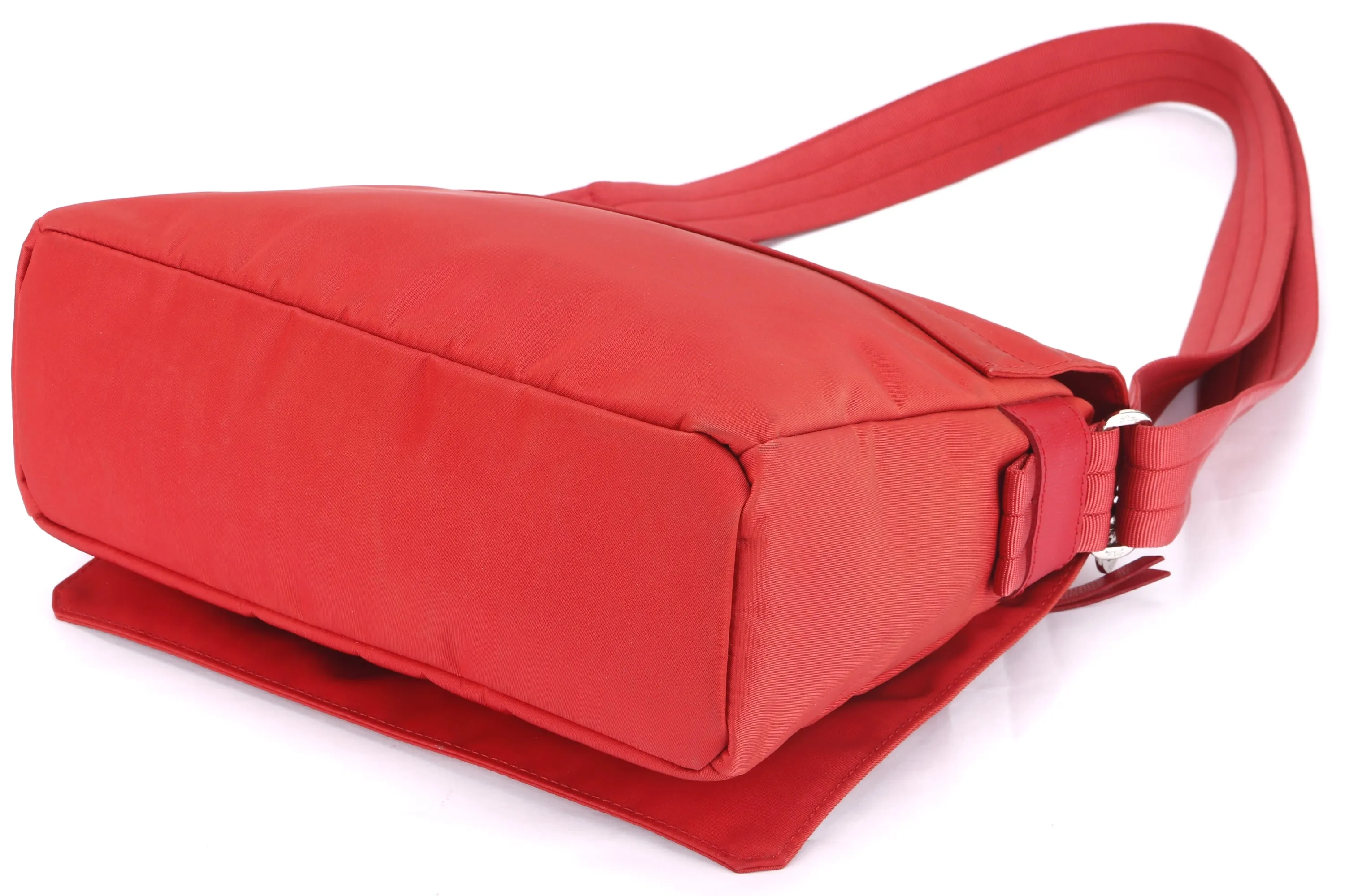 LONGCHAMP NEO RED NYLON MESSENGER BAG, W27.5CM, NO DUST COVER