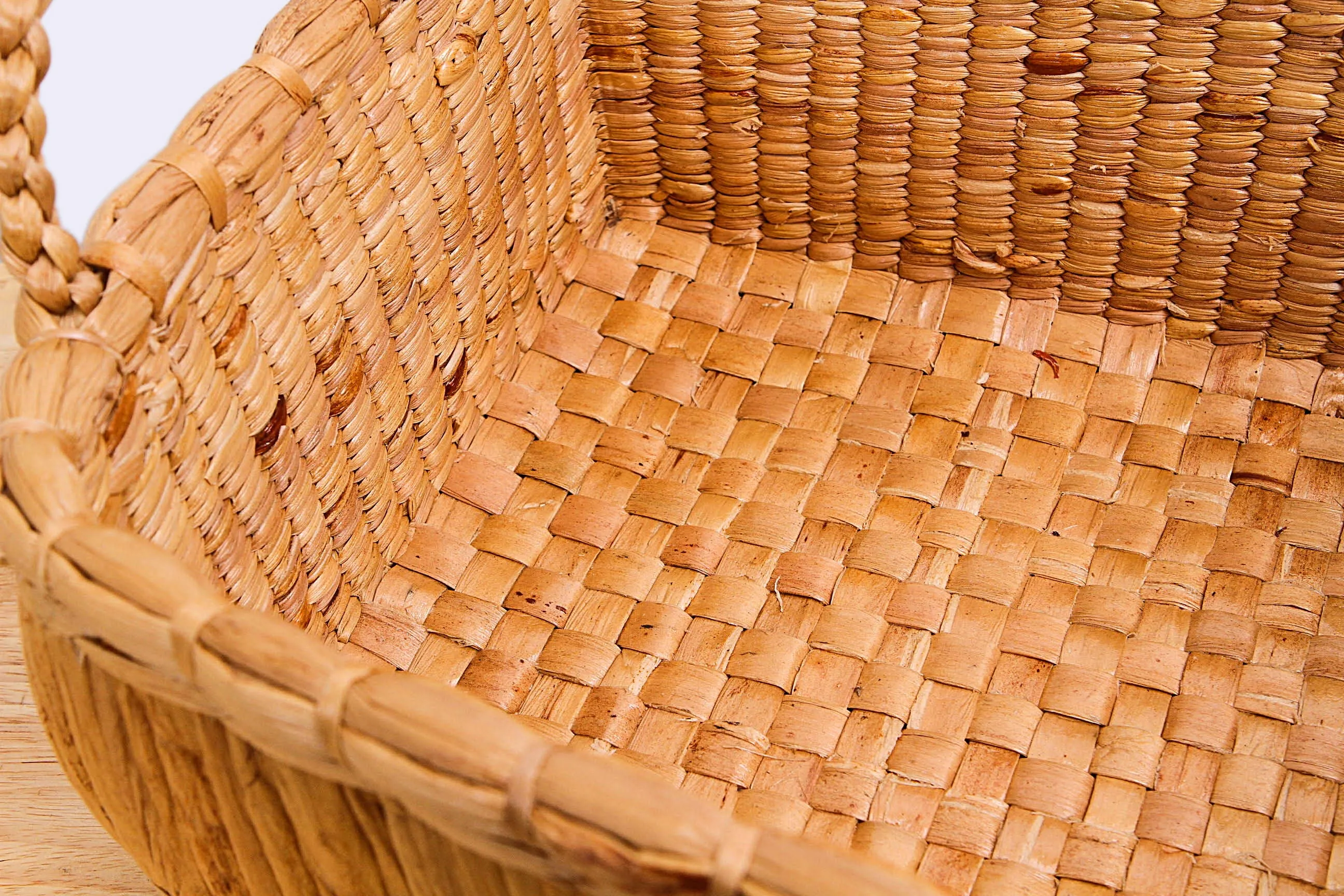 Sil Thin Chao Pha Ya - Natural straw wicker square basket