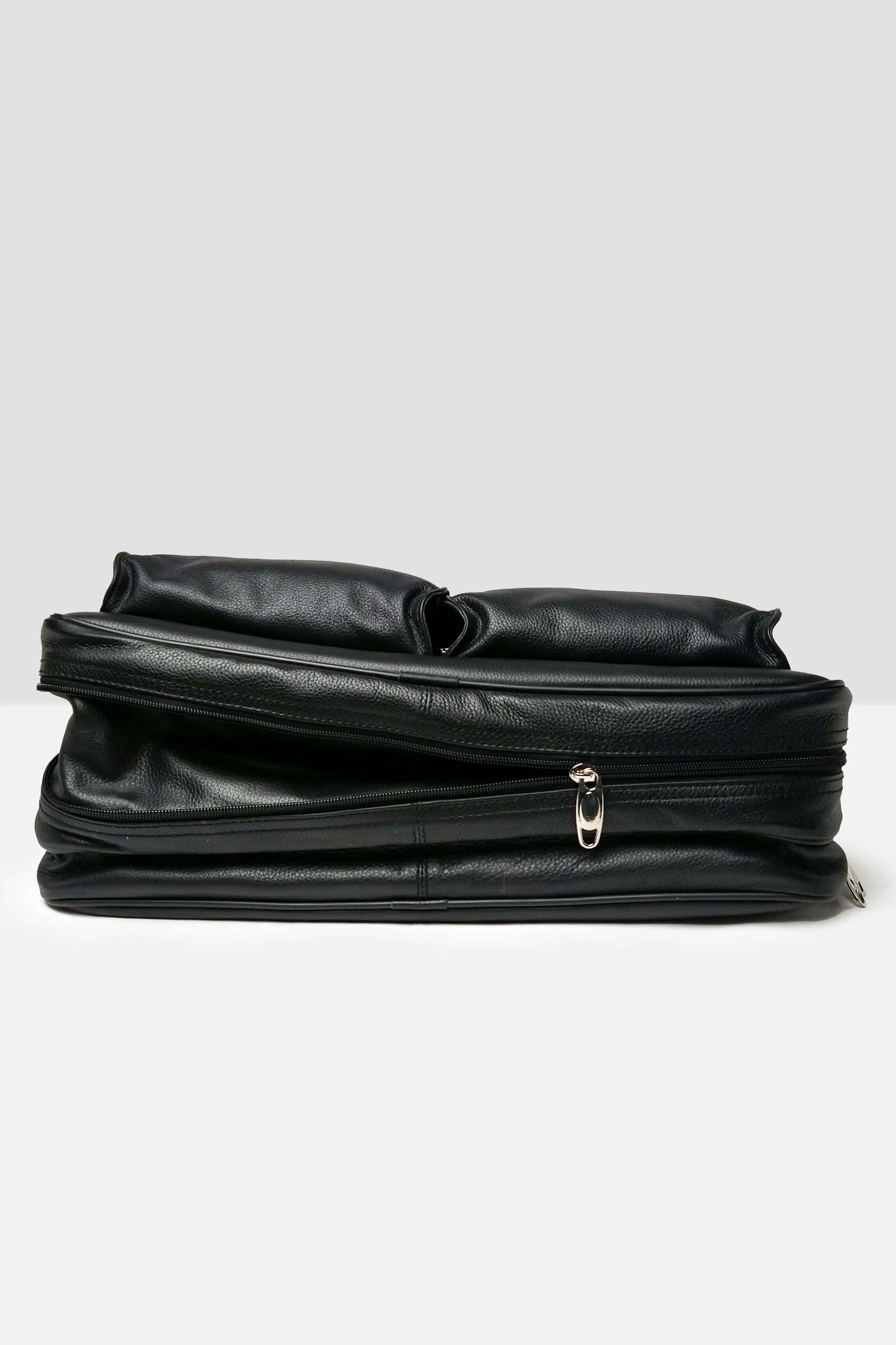 TP The Extendable Travel laptop Bag // Black